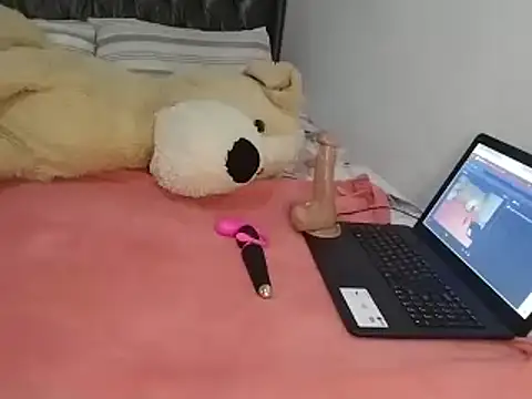 Snapshot of Chandy012 chatting on January 16, 5:11 am Chandy012 online show from January 16, 5:11 am