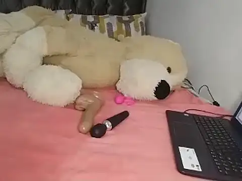 Snapshot of Chandy012 chatting on February 28, 1:23 pm Chandy012 online show from February 28, 1:23 pm