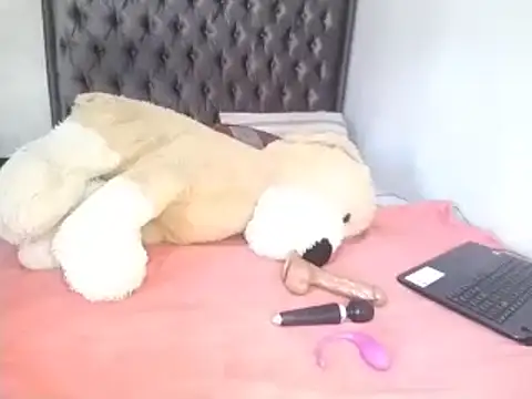 Snapshot of Chandy012 chatting on April 10, 2:33 pm Chandy012 online show from April 10, 2:33 pm