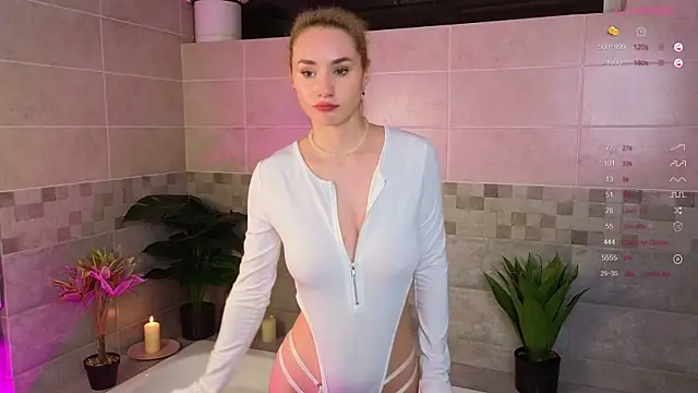 too sexxxy online show from February 4, 4:18 pm