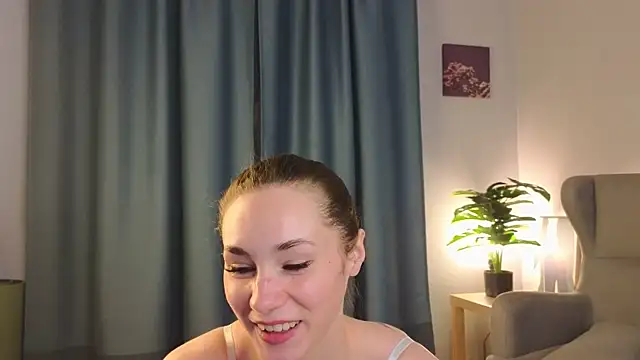 Snapshot of too_sexxxy chatting on April 27, 4:43 am too sexxxy online show from April 27, 4:43 am