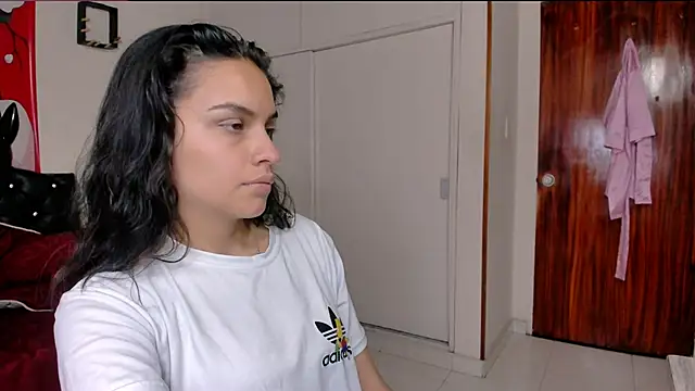 Canelitalove online show from February 4, 7:44 pm