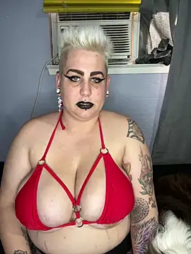 Snapshot of MistressMizfit chatting on February 5, 9:07 pm MistressMizfit online show from February 5, 9:07 pm