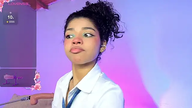 lucie petite online show from July 29, 6:50 pm