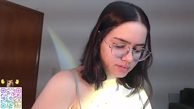 crystalll room online show from July 20, 12:14 am