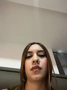 Snapshot of Alahiaa_ chatting on October 25, 2:19 am Alahiaa online show from October 25, 2:19 am