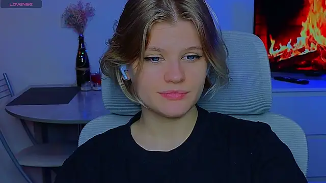 Snapshot of _JessieVibes chatting on January 19, 7:15 pm JessieVibes online show from January 19, 7:15 pm