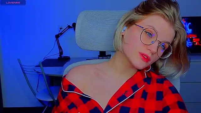 Snapshot of _JessieVibes chatting on January 30, 6:32 pm JessieVibes online show from January 30, 6:32 pm