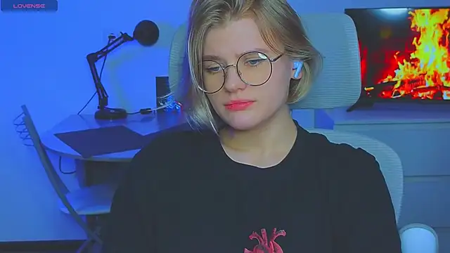 Snapshot of _JessieVibes chatting on February 8, 4:47 pm JessieVibes online show from February 8, 4:47 pm