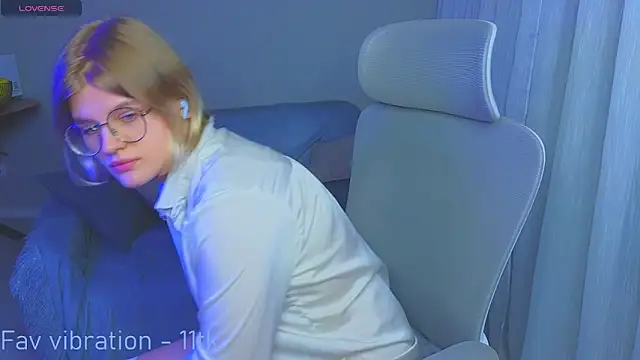 Snapshot of _JessieVibes chatting on March 20, 7:25 pm JessieVibes online show from March 20, 7:25 pm