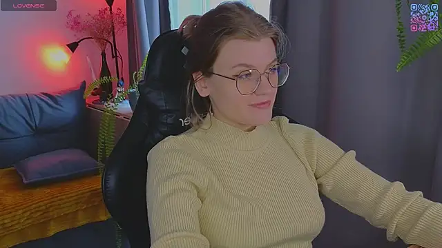  JessieVibes online show from May 7, 1:38 pm