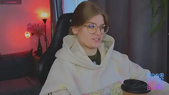  JessieVibes online show from May 29, 1:53 pm
