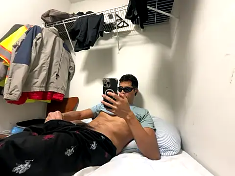 PerroDemonioHot online show from October 12, 2:43 am