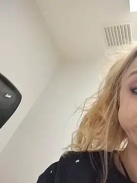 hunybunz69 online show from February 24, 3:09 pm