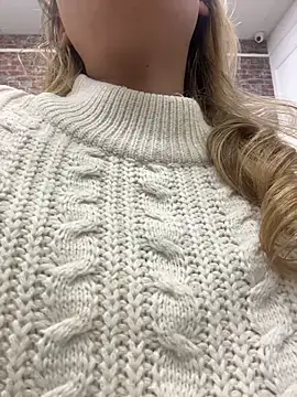 Snapshot of LanaSparks chatting on December 18, 4:18 am LanaSparks online show from December 18, 4:18 am