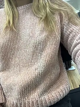 Snapshot of LanaSparks chatting on December 20, 4:08 am LanaSparks online show from December 20, 4:08 am