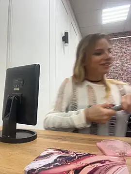 Snapshot of LanaSparks chatting on January 8, 4:04 am LanaSparks online show from January 8, 4:04 am