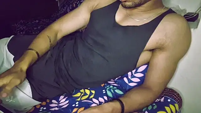 hot hunk boy online show from November 16, 7:52 pm