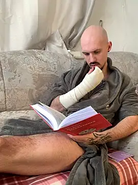 AssHunter4k online show from February 19, 10:01 am