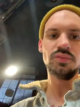 AssHunter4k online show from February 24, 7:11 am