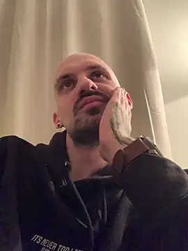 AssHunter4k online show from February 26, 6:54 pm