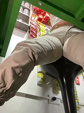 Miia Jazmin online show from February 2, 4:11 pm