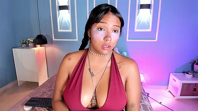 Snapshot of isabella_zc chatting on June 17, 12:40 pm isabella zc online show from June 17, 12:40 pm