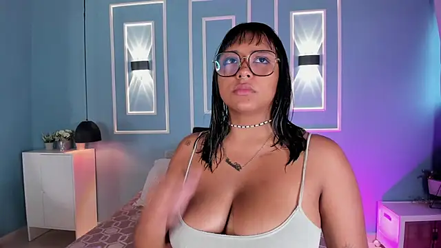 Snapshot of isabella_zc chatting on July 15, 11:59 am isabella zc online show from July 15, 11:59 am