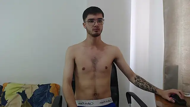 Aleex Miller online show from October 3, 6:27 pm