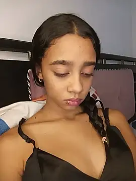 Zoe Sweett18 online show from July 29, 6:50 pm