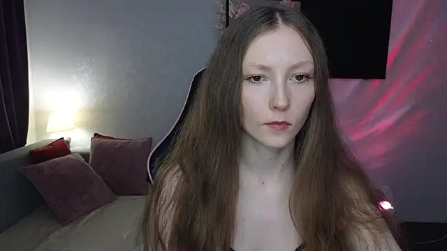 Snapshot of Sweeet_Lilit chatting on October 7, 10:18 pm Sweeet Lilit online show from October 7, 10:18 pm