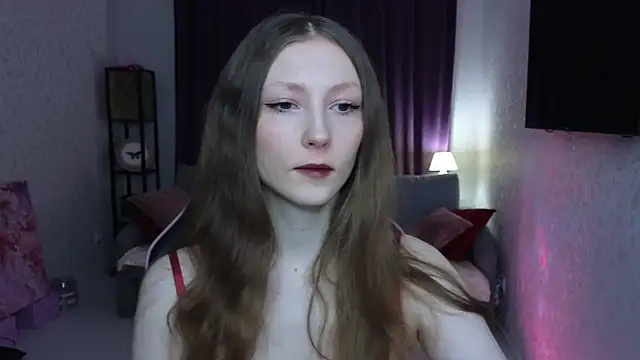 Snapshot of Sweeet_Lilit chatting on October 18, 10:43 pm Sweeet Lilit online show from October 18, 10:43 pm