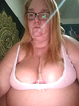 diosacurvy1984 online show from October 23, 9:02 pm