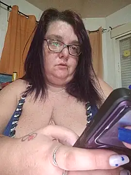 diosacurvy1984 online show from February 26, 8:46 am