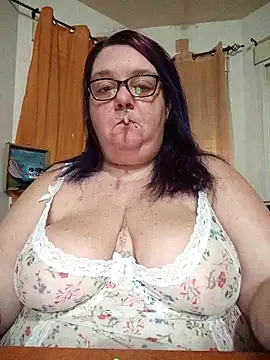 diosacurvy1984 online show from March 9, 7:56 am