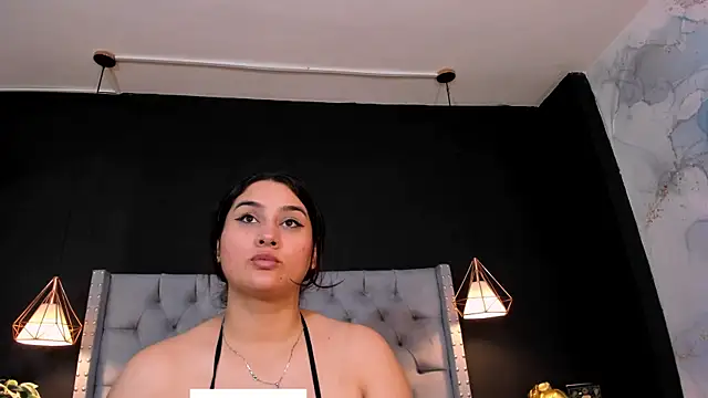 AlexaMora  online show from March 19, 11:06 am
