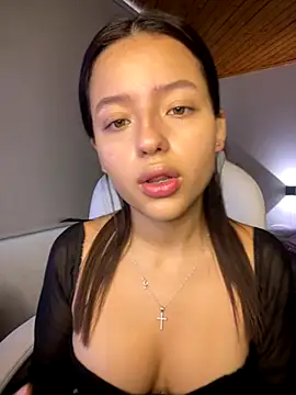 Sofia18 pinkk online show from November 24, 8:30 pm