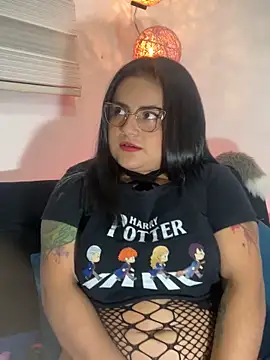 VanneCute1 online show from February 18, 12:15 am