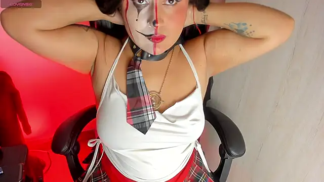 VanneCute1 online show from November 1, 5:09 am