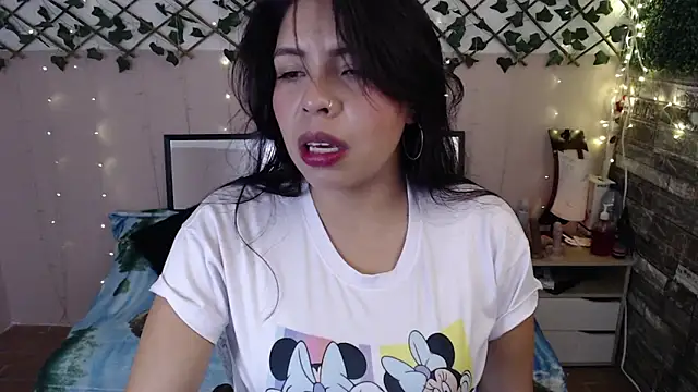 Snapshot of cute_bunny95 chatting on March 17, 1:08 pm cute bunny95 online show from March 17, 1:08 pm