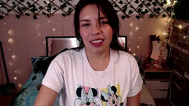 Snapshot of cute_bunny95 chatting on March 17, 7:15 pm cute bunny95 online show from March 17, 7:15 pm