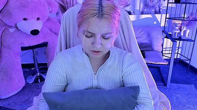 DiaAngell online show from November 24, 6:51 pm