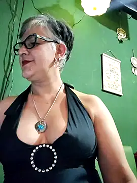 ilonna2025 online show from October 15, 11:38 pm