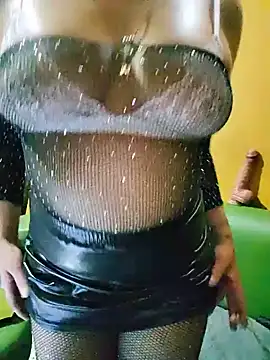 ilonna2025 online show from June 5, 10:59 pm