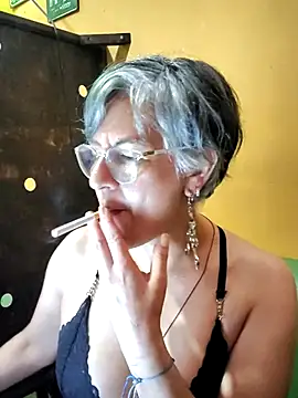 ilonna2025 online show from June 9, 10:43 pm