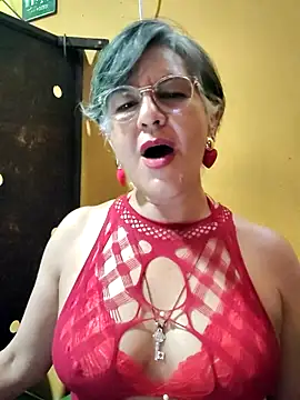 ilonna2025 online show from June 13, 11:24 pm
