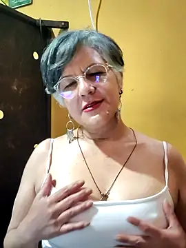 ilonna2025 online show from June 17, 2:25 am