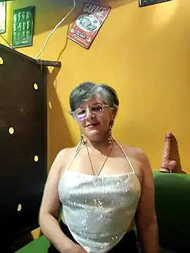 ilonna2025 online show from June 24, 11:37 pm