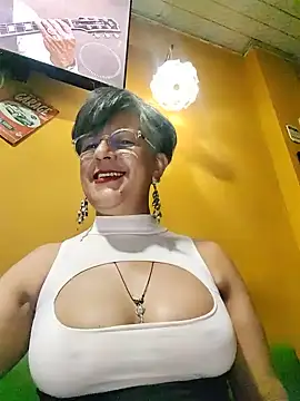 ilonna2025 online show from July 15, 10:26 pm