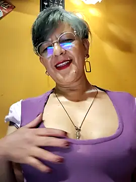 ilonna2025 online show from July 16, 10:38 pm